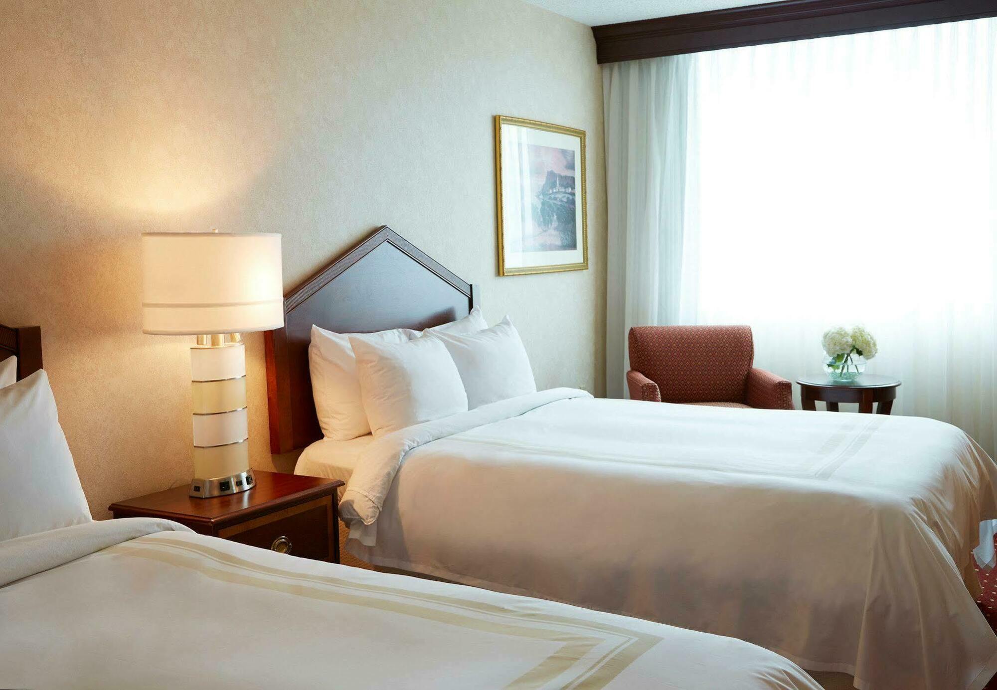 Hotel Cleveland Marriott East Warrensville Heights Exterior foto
